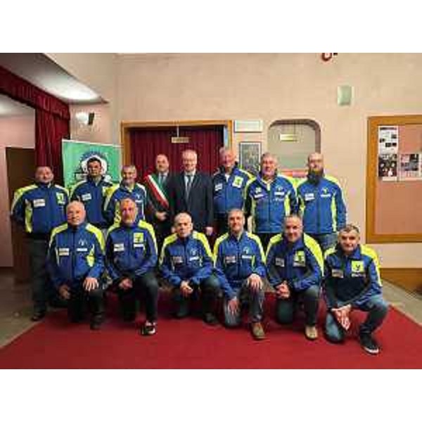 Il presidente del Consiglio regionale, Mauro Bordin (al centro) in un momento dell'inaugurazione della tappa del Giro d'Italia 2024 - Il presidente del Consiglio regionale, Mauro Bordin (al centro) in un momento dell'inaugurazione della tappa del Giro d'Italia 2024