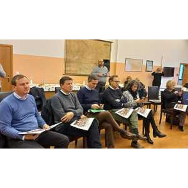 Primo a sinistra, Massimiliano Pozzo (Pd) con, prima a destra, Laura Fasiolo (Pd) - Primo a sinistra, Massimiliano Pozzo (Pd) con, prima a destra, Laura Fasiolo (Pd)