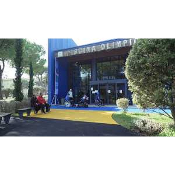 Gli atleti durante le fasi preparatorie della Coppa del Mondo di nuoto Paralimpico al Bella Italia Village di Lignano Sabbiadoro. - Gli atleti durante le fasi preparatorie della Coppa del Mondo di nuoto Paralimpico al Bella Italia Village di Lignano Sabbiadoro.