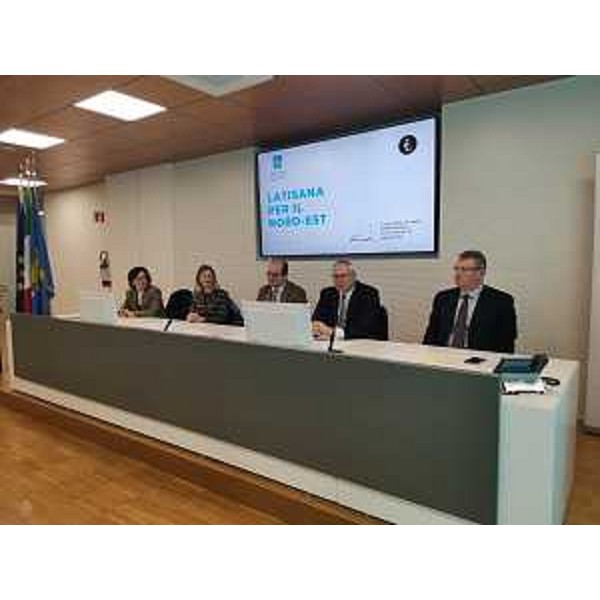 Un momento dell'intervento del presidente Bordin, secondo da destra nel tavolo dei relatori - Un momento dell'intervento del presidente Bordin, secondo da destra nel tavolo dei relatori