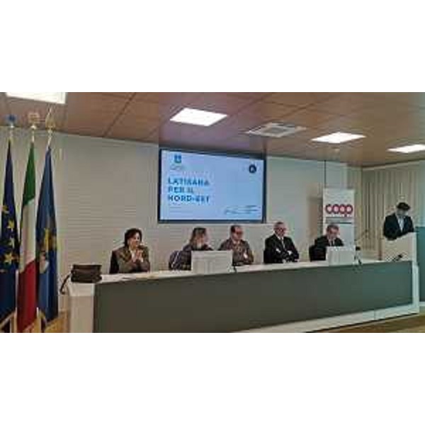 Un'altra immagine del tavolo dei relatori: il presidente Bordin è il quarto da sinistra - Un'altra immagine del tavolo dei relatori: il presidente Bordin è il quarto da sinistra