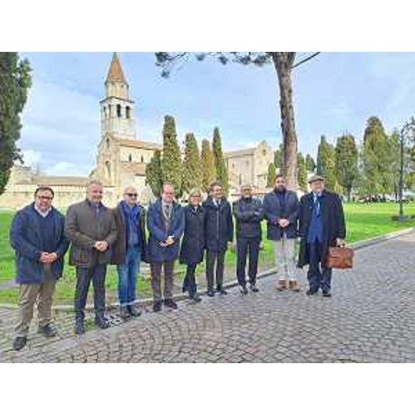 da sinistra a destra: Cristiano Tiussi, Roberto Corciulo, Mauro Paolo Bruno, Mario Anzil, Barbara Zilli, Fabiano Amati, Massimo Bray, Emanuele Zorino, Gabriele Pelizzari - da sinistra a destra: Cristiano Tiussi, Roberto Corciulo, Mauro Paolo Bruno, Mario Anzil, Barbara Zilli, Fabiano Amati, Massimo Bray, Emanuele Zorino, Gabriele Pelizzari 