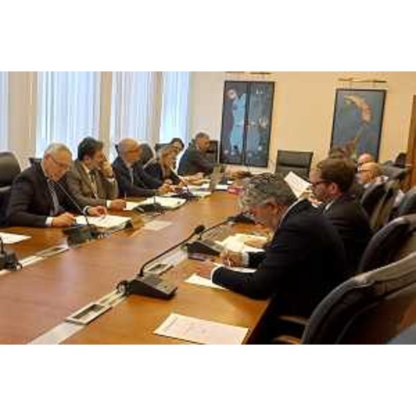 Un momento della Conferenza dei capigruppo, presieduta da Mauro Bordin - Un momento della Conferenza dei capigruppo, presieduta da Mauro Bordin