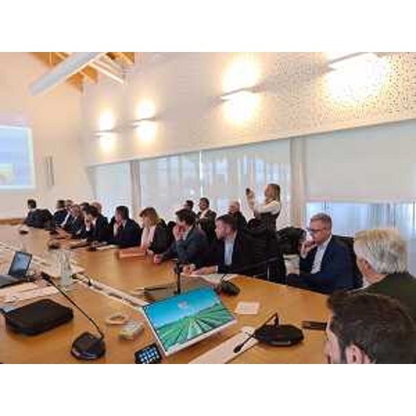 Una fase dell'incontro svoltosi a Rauscedo alla presenza dell'assessore regionale Stefano Zannier - Una fase dell'incontro svoltosi a Rauscedo alla presenza dell'assessore regionale Stefano Zannier