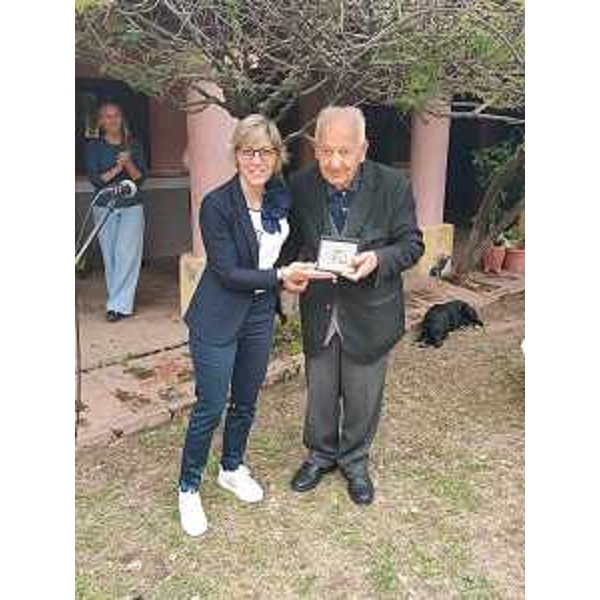 Zilli con la delegazione di Ente Friuli nel mondo e autorità di Colonia Caroya - Zilli con la delegazione di Ente Friuli nel mondo e autorità di Colonia Caroya