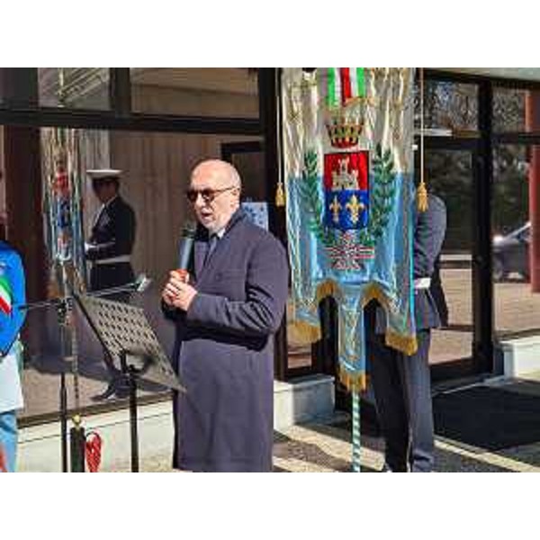 L'assessore Riccardo Riccardi durante il suo intervento, a Porcia, alla Giornata in memoria delle vittime della pandemia da Covid-19 - L'assessore Riccardo Riccardi durante il suo intervento, a Porcia, alla Giornata in memoria delle vittime della pandemia da Covid-19