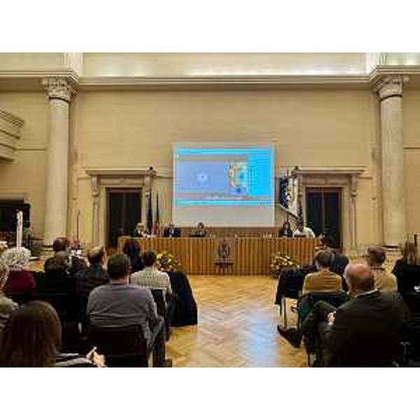 La presentazione del libro di Lidia Arreghini "Riuniti in un solo corpo" in Sala Ajace a Udine - La presentazione del libro di Lidia Arreghini "Riuniti in un solo corpo" in Sala Ajace a Udine