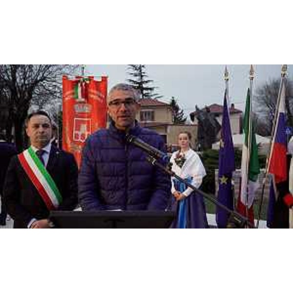 Lassessore regionale alle Autonomie locali Pierpaolo Roberti allinaugurazione della riqualificata piazza di Aurisina - Lassessore regionale alle Autonomie locali Pierpaolo Roberti allinaugurazione della riqualificata piazza di Aurisina