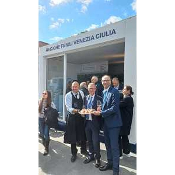 L'assessore Zannier visita lo stand Fvg nel "Villaggio agricoltura" a Roma - L'assessore Zannier visita lo stand Fvg nel "Villaggio agricoltura" a Roma