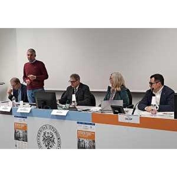 Lassessore regionale alle Autonomie locali Pierpaolo Roberti interviene al convegno internazionale "Minoranze linguistiche, italiano nel mondo. Strutture e aspetti sociolinguistici" a Udine - Lassessore regionale alle Autonomie locali Pierpaolo Roberti interviene al convegno internazionale "Minoranze linguistiche, italiano nel mondo. Strutture e aspetti sociolinguistici" a Udine