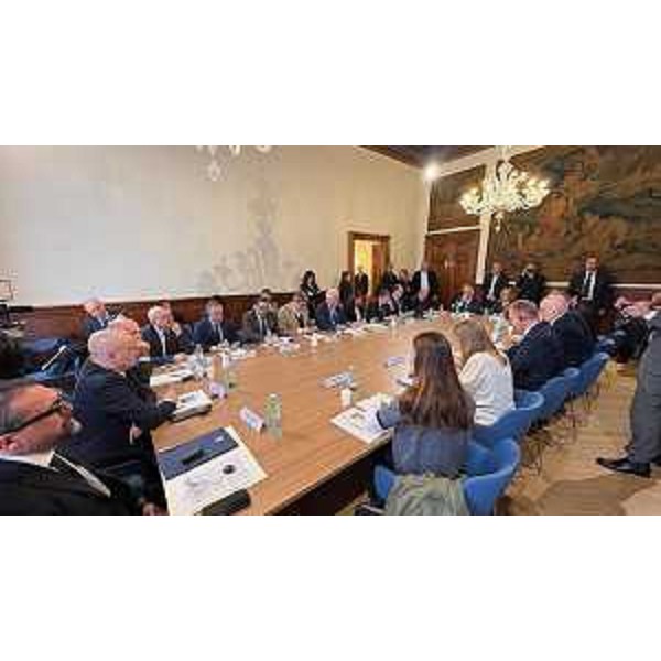 Lincontro con il commissario europeo al Bilancio e allantifrode, Piotr Serafin, svoltosi a Roma nella sede di rappresentanza della Regione Friuli Venezia Giulia. - Lincontro con il commissario europeo al Bilancio e allantifrode, Piotr Serafin, svoltosi a Roma nella sede di rappresentanza della Regione Friuli Venezia Giulia.