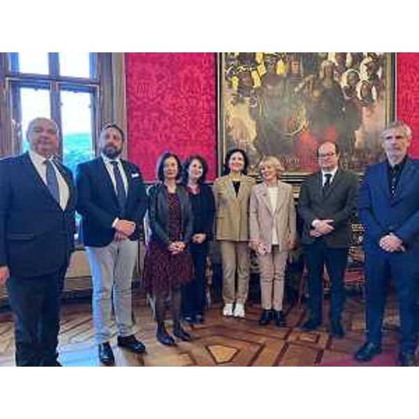 Il vicegovernatore Anzil (secondo da destra) insieme alle altre autorità. - Il vicegovernatore Anzil (secondo da destra) insieme alle altre autorità.