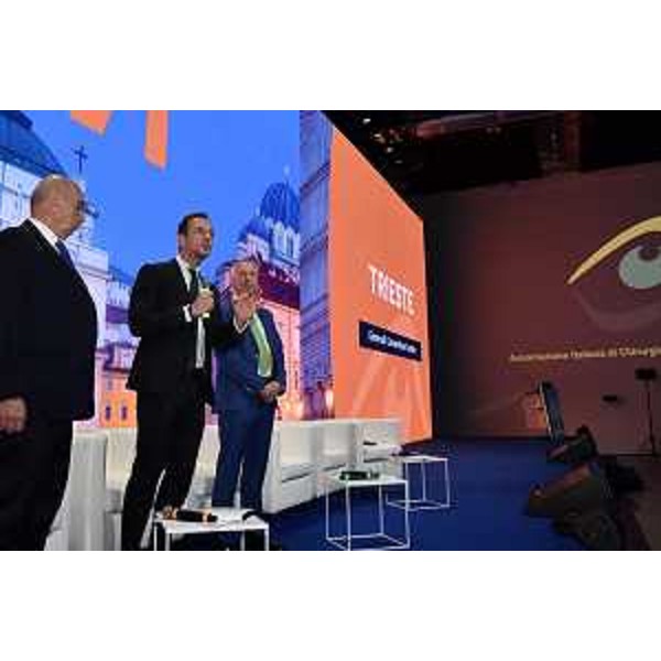 Il governatore Fedriga nel corso del suo intervento - Il governatore Fedriga nel corso del suo intervento