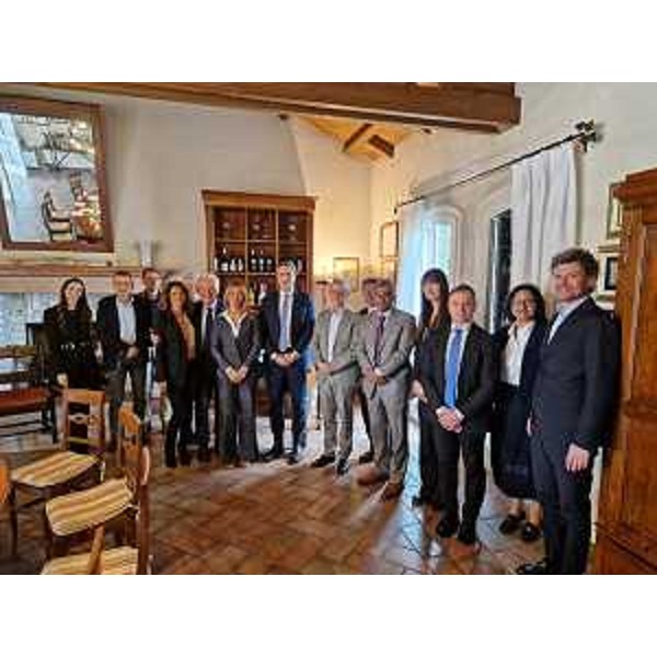 L'assessore regionale Zannier con il console generale dell'India Kumar alla tenuta San Simone di Porcia - L'assessore regionale Zannier con il console generale dell'India Kumar alla tenuta San Simone di Porcia