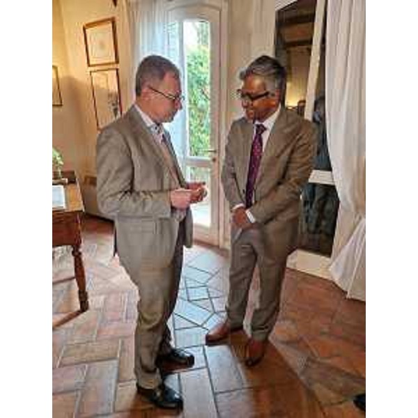 L'assessore regionale Zannier con il console generale dell'India Kumar alla tenuta San Simone di Porcia - L'assessore regionale Zannier con il console generale dell'India Kumar alla tenuta San Simone di Porcia