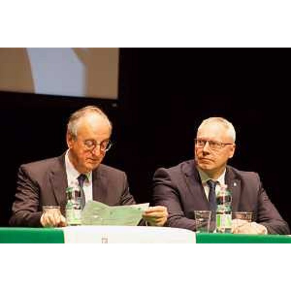 da destra: il presidente del Consiglio regionale, Mauro Bordin e l'avvocato Raffaele Conte, presidente Camera Penale Friulana - da destra: il presidente del Consiglio regionale, Mauro Bordin e l'avvocato Raffaele Conte, presidente Camera Penale Friulana