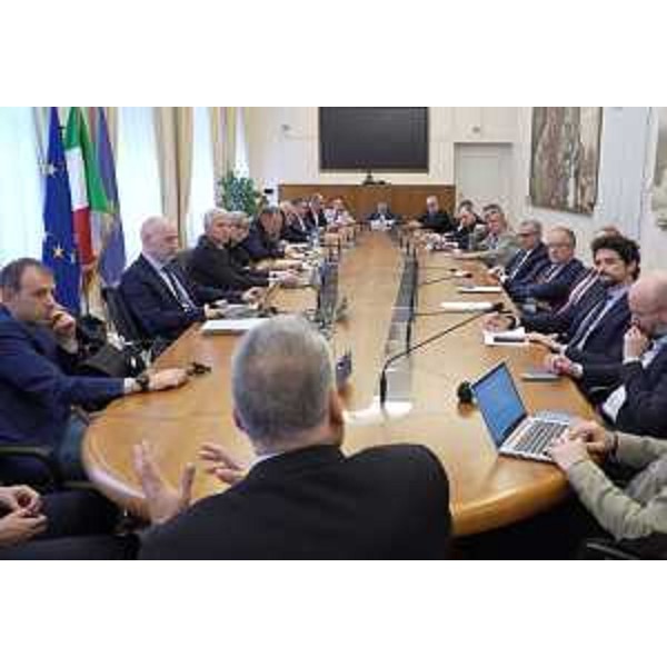 Un momento dei lavori del tavolo di coordinamento che oggi si è riunito a Trieste. - Un momento dei lavori del tavolo di coordinamento che oggi si è riunito a Trieste.