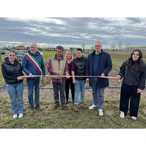 Il momento del taglio del nastro del "Giardino di Tulipani" - Il momento del taglio del nastro del "Giardino di Tulipani"