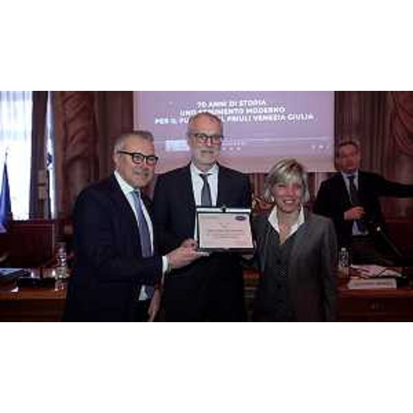 Gli assessori Bini e Zilli con il presidente del Frie Alessandro Da Re - Gli assessori Bini e Zilli con il presidente del Frie Alessandro Da Re