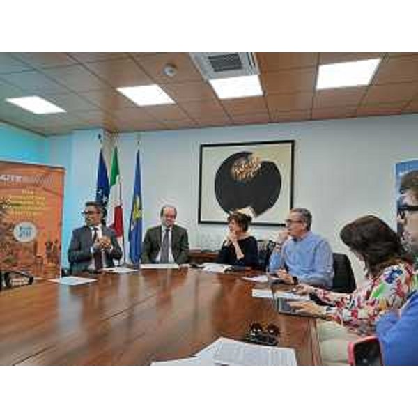 Il vicegovernatore della Regione con delega alla Cultura Mario Anzil alla presentazione delle linee guida della sesta edizione di "NanoValbruna" - Il vicegovernatore della Regione con delega alla Cultura Mario Anzil alla presentazione delle linee guida della sesta edizione di "NanoValbruna"