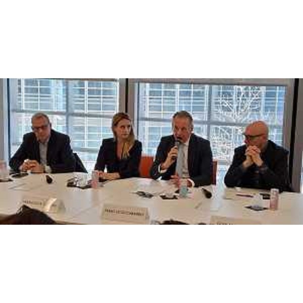 L'assessore regionale alle Difesa dell'ambiente, energia e sviluppo sostenibile Fabio Scoccimarro (secondo a dx) interviene alla presentazione della seconda edizione del Premio Giornalistico per giovani cronisti under 40 "Almerigo Grilz". - L'assessore regionale alle Difesa dell'ambiente, energia e sviluppo sostenibile Fabio Scoccimarro (secondo a dx) interviene alla presentazione della seconda edizione del Premio Giornalistico per giovani cronisti under 40 "Almerigo Grilz".