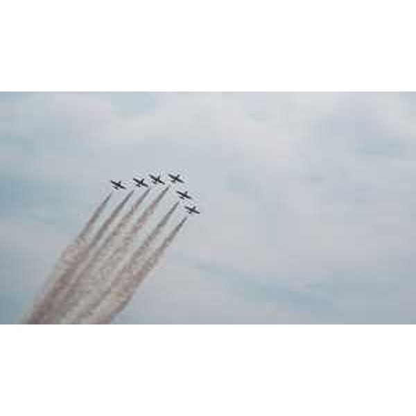 Un momento del volo di addestramento delle Frecce Tricolori ad Aviano - Un momento del volo di addestramento delle Frecce Tricolori ad Aviano