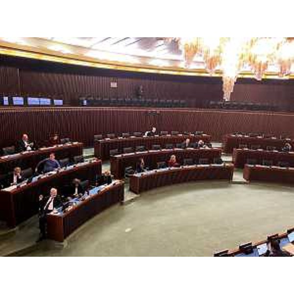 I banchi dei consiglieri durante la seduta di Commissione - I banchi dei consiglieri durante la seduta di Commissione