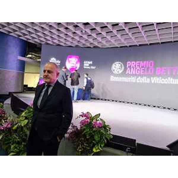 All'enologo friulano Stefano Trinco il premio Angelo Betti a Vinitaly 2025 - All'enologo friulano Stefano Trinco il premio Angelo Betti a Vinitaly 2025