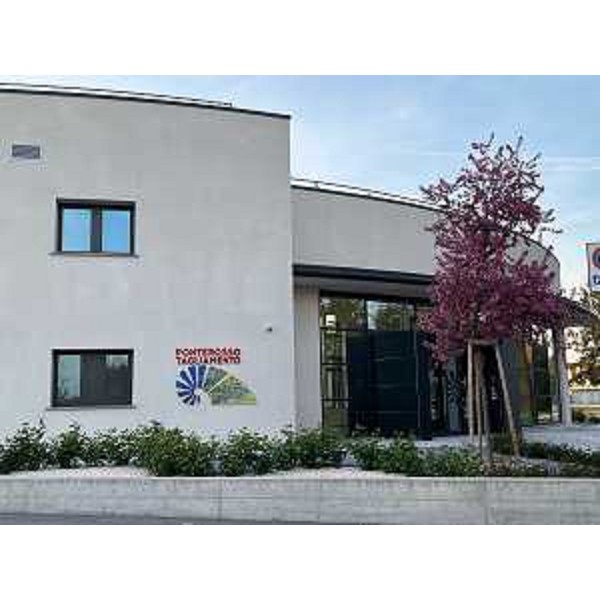 Il centro servizi del Consorzio Ponte Rosso dove è stato illustrato il progetto di welfare aziendale - Il centro servizi del Consorzio Ponte Rosso dove è stato illustrato il progetto di welfare aziendale