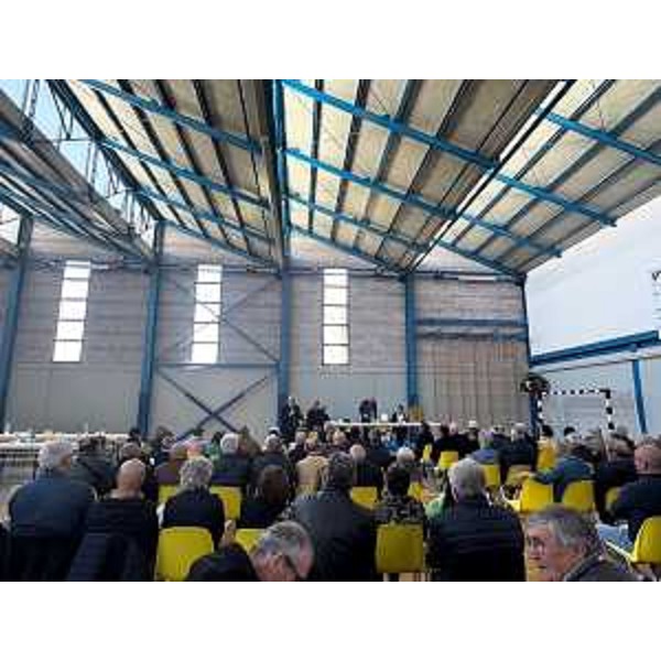 La palestra del Comune di Ronchis durante l'assemblea - La palestra del Comune di Ronchis durante l'assemblea