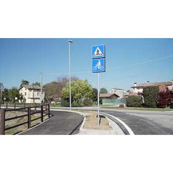 Il tracciato di raccordo tra l'abitato di Lauzacco e la ciclovia Alpe Adria - Il tracciato di raccordo tra l'abitato di Lauzacco e la ciclovia Alpe Adria