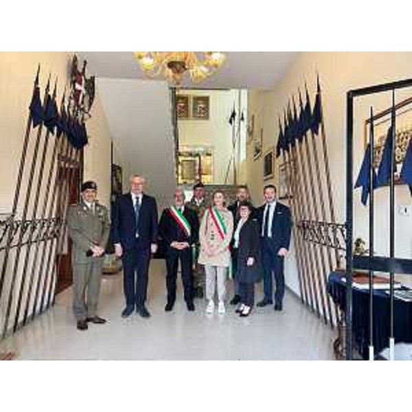 La foto di gruppo con il presidente Bordin (secondo da sinistra) e le altre autorità - La foto di gruppo con il presidente Bordin (secondo da sinistra) e le altre autorità