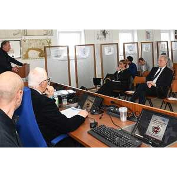 La presentazione della campagna Stop ai mozziconi alla Lega Navale Italiana sezione di Trieste - La presentazione della campagna Stop ai mozziconi alla Lega Navale Italiana sezione di Trieste