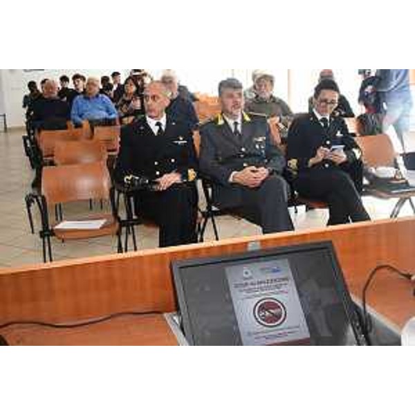 La presentazione della campagna Stop ai mozziconi alla Lega Navale Italiana sezione di Trieste - La presentazione della campagna Stop ai mozziconi alla Lega Navale Italiana sezione di Trieste