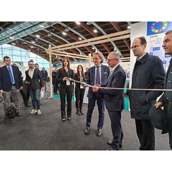 L'assessore Zannier interviene all'inaugurazione - L'assessore Zannier interviene all'inaugurazione