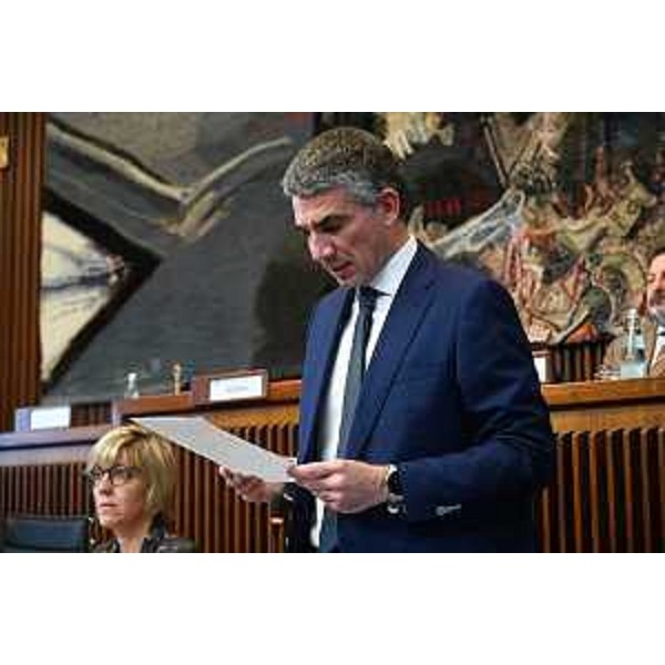 L'assessore regionale Pierpaolo Roberti interviene in Aula in occasione delle celebrazioni della Fieste de Patrie dal Friûl - L'assessore regionale Pierpaolo Roberti interviene in Aula in occasione delle celebrazioni della Fieste de Patrie dal Friûl