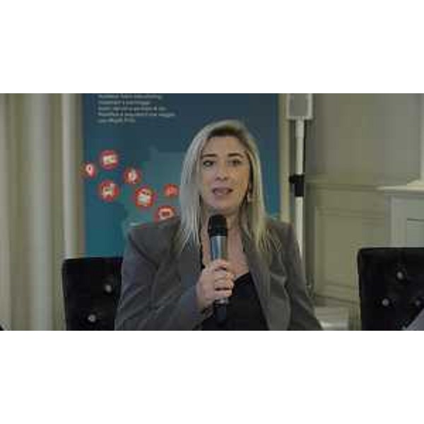 L'assessore Amirante alla presentazione dell'applicazione sviluppata da Tpl Fvg per l'integrazione dei servizi di trasporto pubblico in Fvg. - L'assessore Amirante alla presentazione dell'applicazione sviluppata da Tpl Fvg per l'integrazione dei servizi di trasporto pubblico in Fvg.