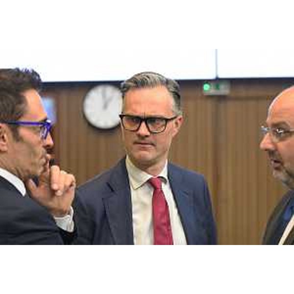 Massimo Mentil (Pd), al centro nella foto, relatore di minoranza del ddl 46, accanto ai colleghi Diego Moretti (Pd), a destra, e Stefano Mazzolini (Lega) - Massimo Mentil (Pd), al centro nella foto, relatore di minoranza del ddl 46, accanto ai colleghi Diego Moretti (Pd), a destra, e Stefano Mazzolini (Lega)