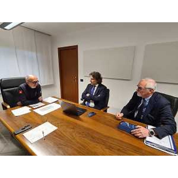 L'assessore Riccardi con il direttore generale del Centro nazionale trapianti Giuseppe Feltrin e con il coordinatore del Centro regionale Roberto Peressutti - L'assessore Riccardi con il direttore generale del Centro nazionale trapianti Giuseppe Feltrin e con il coordinatore del Centro regionale Roberto Peressutti