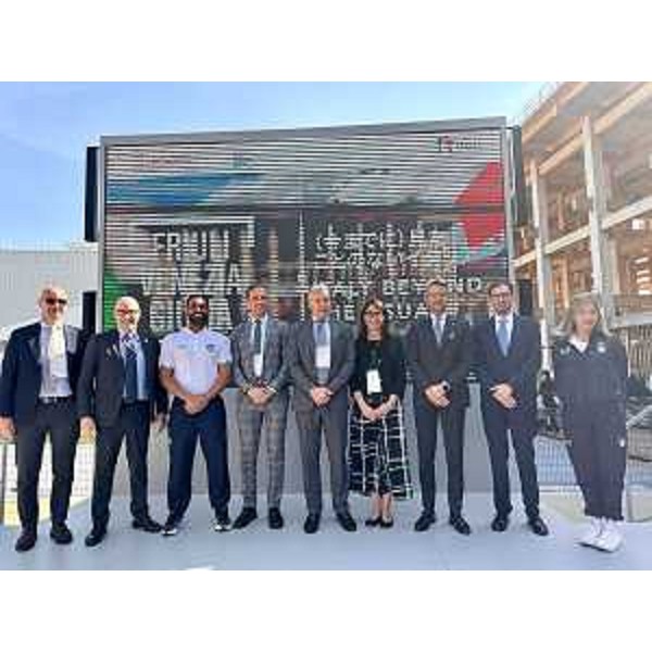 Foto di gruppo per l'inaugurazione della settimana del Friuli Venezia Giulia a Expo 2025 Osaka - Foto di gruppo per l'inaugurazione della settimana del Friuli Venezia Giulia a Expo 2025 Osaka