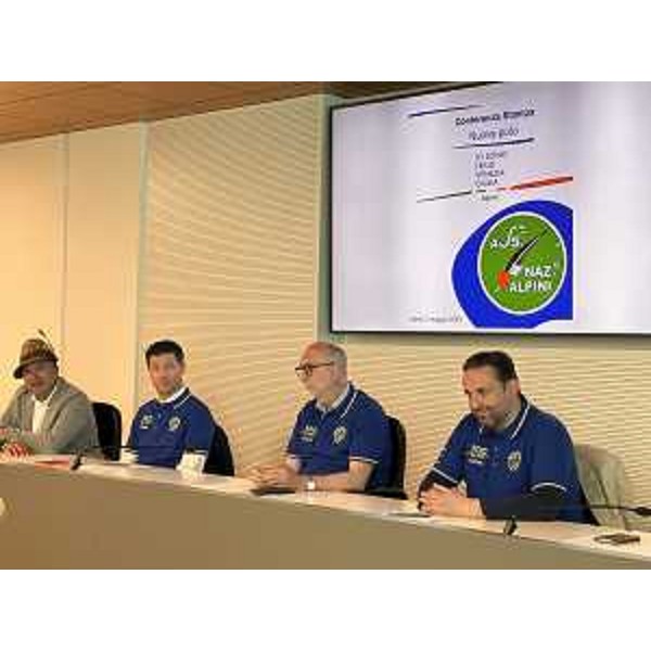 Il tavolo con i consiglieri Edy Morandini (Fp), primo da destra, e Markus Maurmair (FdI), secondo da sinistra, a fianco dell'assessore Riccardo Riccardi - Il tavolo con i consiglieri Edy Morandini (Fp), primo da destra, e Markus Maurmair (FdI), secondo da sinistra, a fianco dell'assessore Riccardo Riccardi