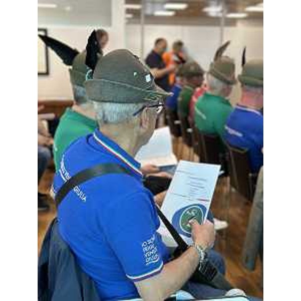 Un alpino con la maglietta "Io sono Friuli Venezia Giulia" - Un alpino con la maglietta "Io sono Friuli Venezia Giulia"