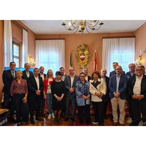 Il vicegovernatore Anzil (al centro) alla presentazione della Corsa per Haiti a Cividale - Il vicegovernatore Anzil (al centro) alla presentazione della Corsa per Haiti a Cividale