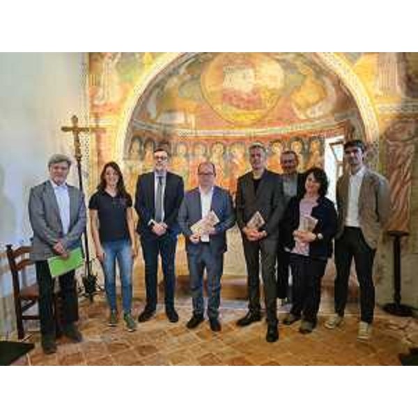 Un momento della visita nella chiesetta di San Giovanni in Malina - Un momento della visita nella chiesetta di San Giovanni in Malina