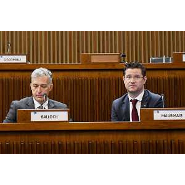 I due neopresidenti, Balloch e Maurmair (FdI), sui seggi da consiglieri prima della nomina a presidenti - I due neopresidenti, Balloch e Maurmair (FdI), sui seggi da consiglieri prima della nomina a presidenti