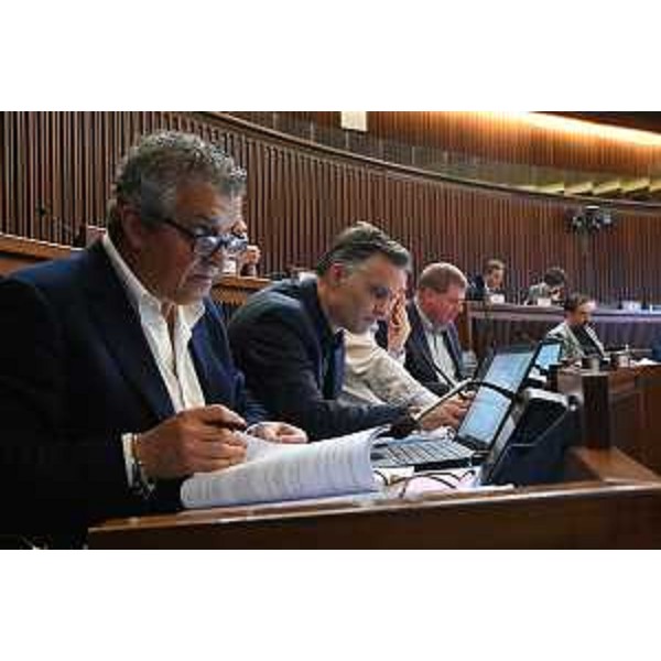 I banchi del Pd con in primo piano Francesco Martines - I banchi del Pd con in primo piano Francesco Martines