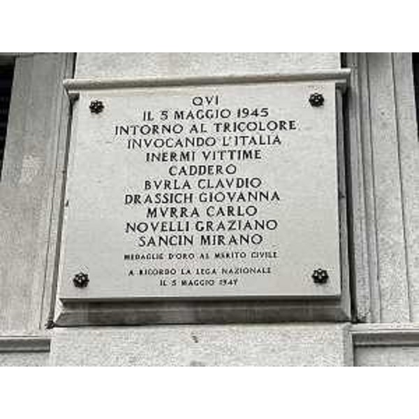 La lapide di via Imbriani a Trieste - La lapide di via Imbriani a Trieste