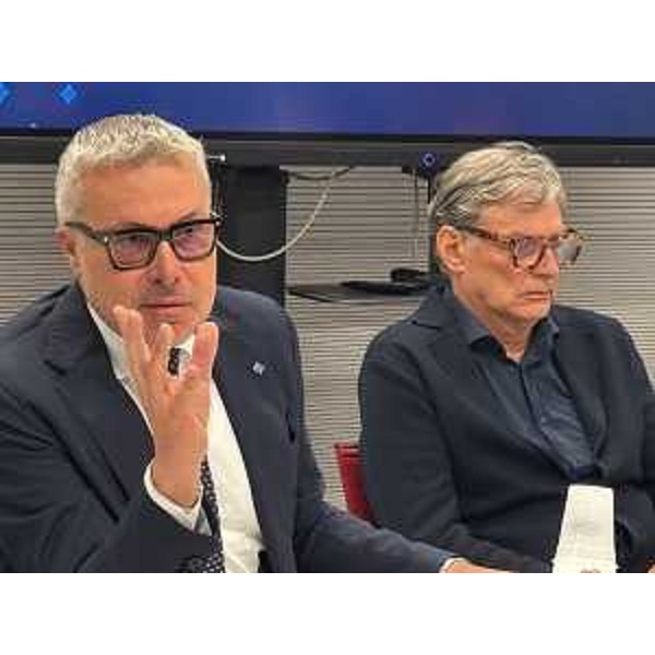 L'assessore Bini con il presidente della Camera di commercio Pordenone-Udine Giovanni Da Pozzo - L'assessore Bini con il presidente della Camera di commercio Pordenone-Udine Giovanni Da Pozzo