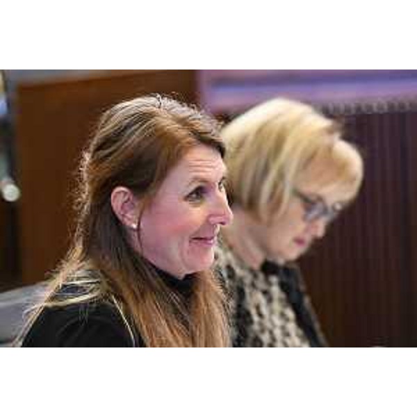 Da sinistra Rosaria Capozzi (M5S) e Laura Fasiolo (Pd) - Da sinistra Rosaria Capozzi (M5S) e Laura Fasiolo (Pd)