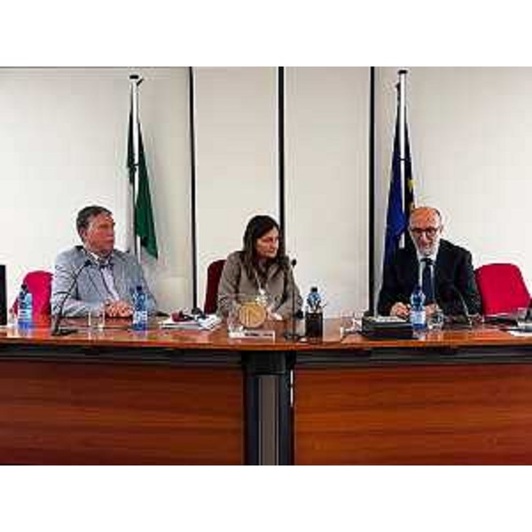 Lassessore regionale alla Salute Riccardo Riccardi al termine dellincontro che è stato richiesto dal nuovo direttivo dellOrdine dei Medici di Udine (Omceo) per affrontare tre tematiche ritenute prioritarie per il buon funzionamento del Ssr, tra cui la medicina del territorio e le prospettive per i Pronto Soccorso. - Lassessore regionale alla Salute Riccardo Riccardi al termine dellincontro che è stato richiesto dal nuovo direttivo dellOrdine dei Medici di Udine (Omceo) per affrontare tre tematiche ritenute prioritarie per il buon funzionamento del Ssr, tra cui la medicina del territorio e le prospettive per i Pronto Soccorso. 